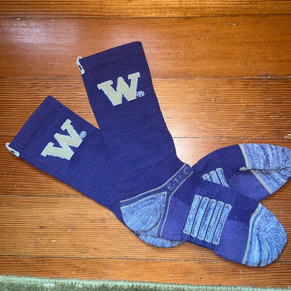 UW NCAA Strideline Socks
